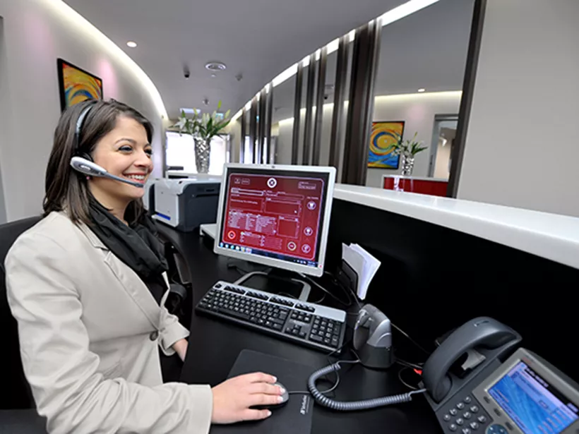 receptionist-tornado-tower-doha